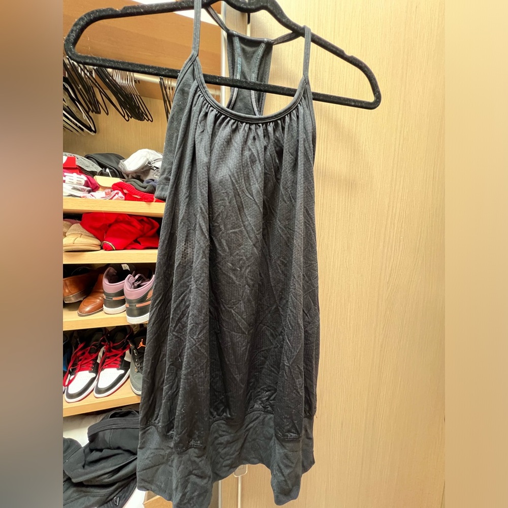 Lululemon tank with built in bra
